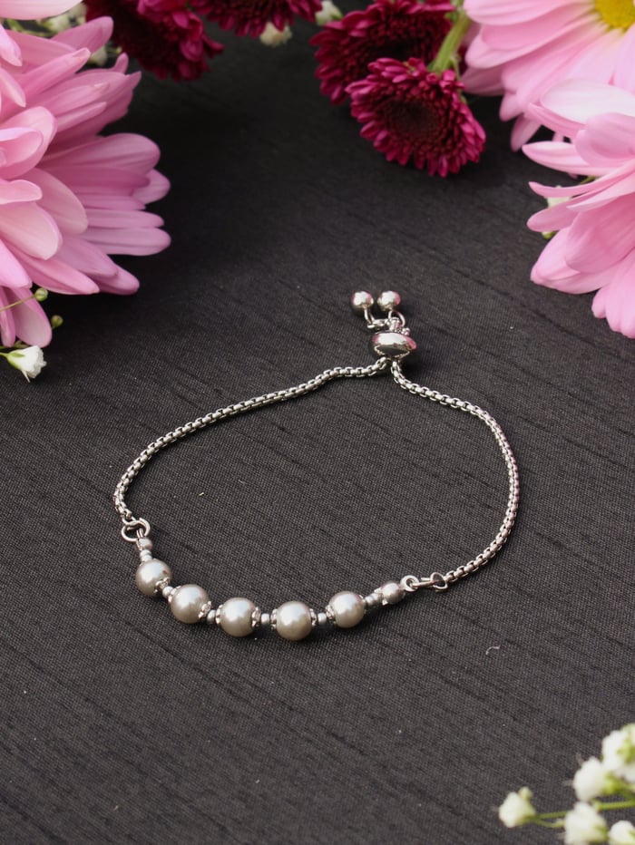 Arlette Bracelet image