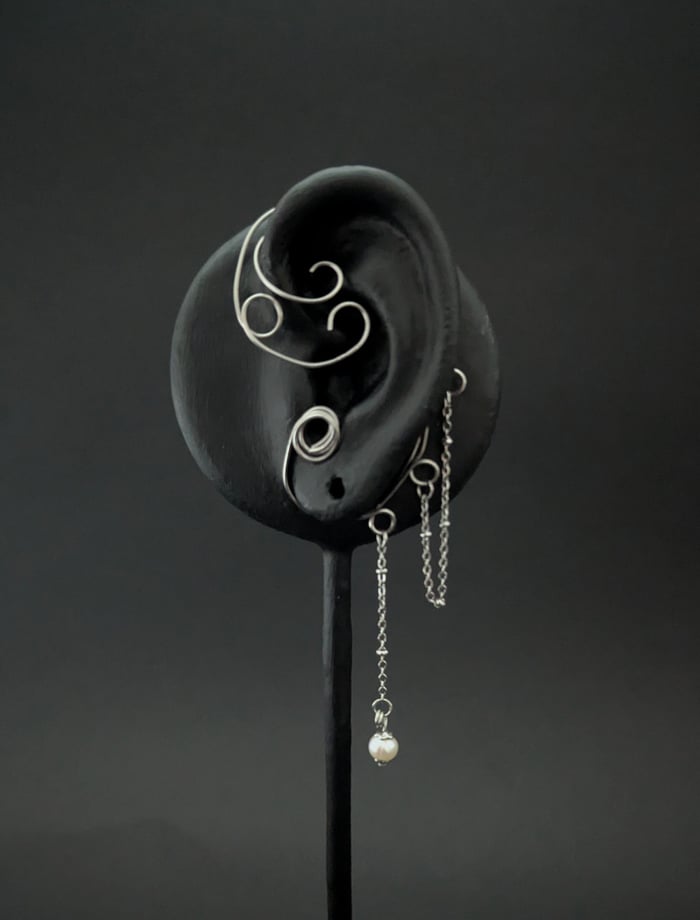 Yara Pearl Ear Cuff image